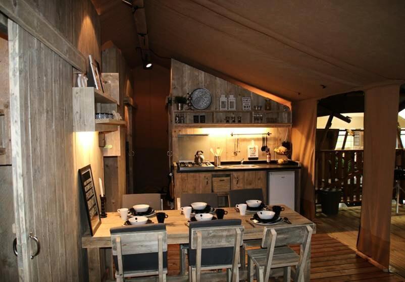 Camping Maeva Escapades Millau Plage Esterno foto